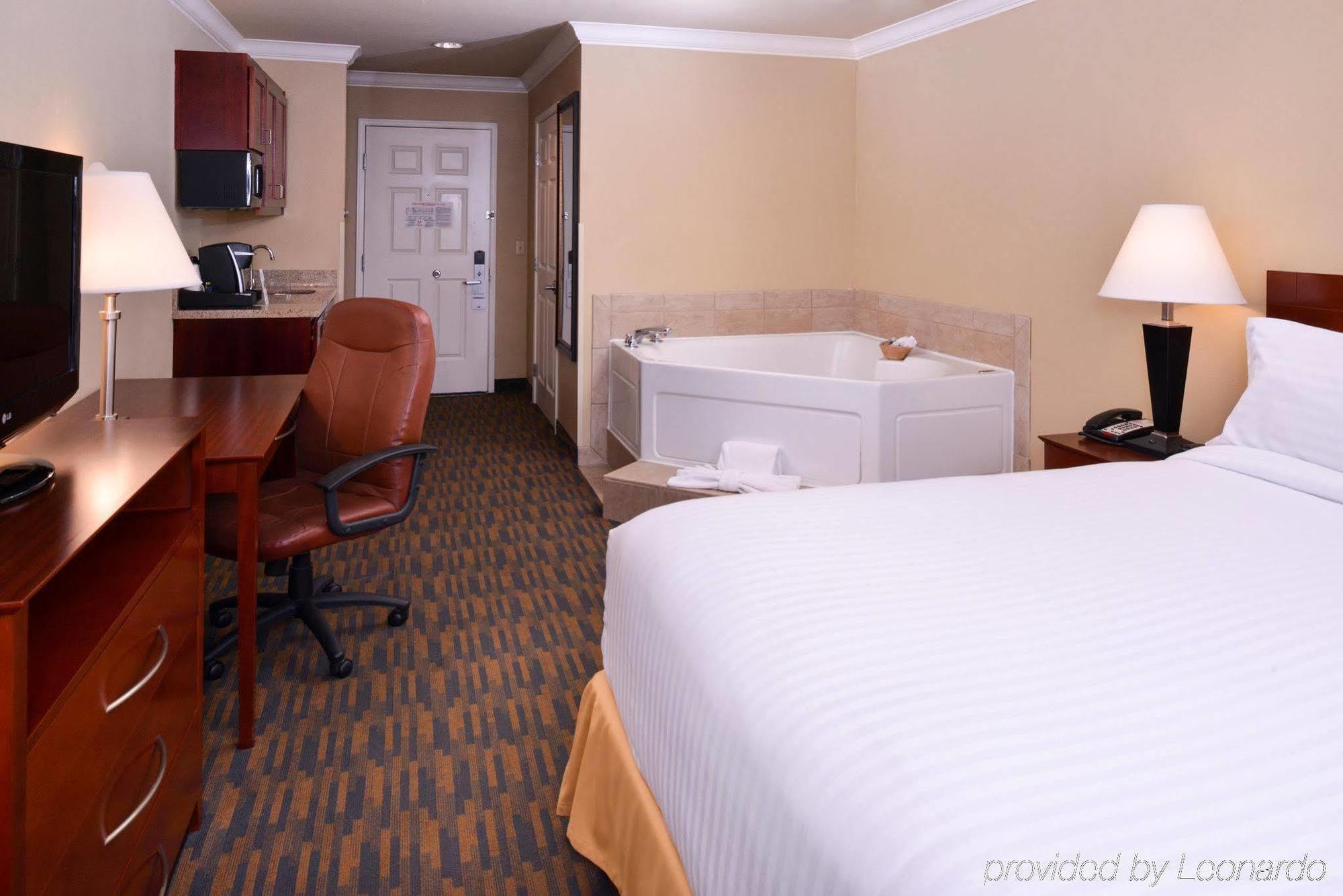 Holiday Inn Express & Suites Watsonville By Ihg Dış mekan fotoğraf